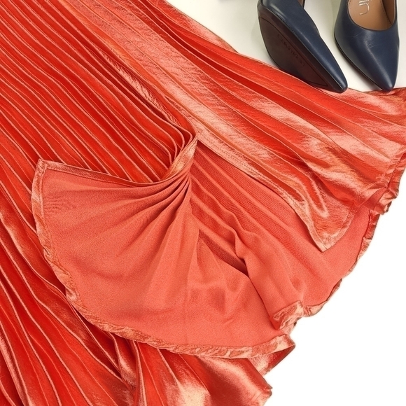 NEW YORK & COMPANY New Pleated Flutter Bottom Coral Shimmer Skirt Sz M - Picture 8 of 11